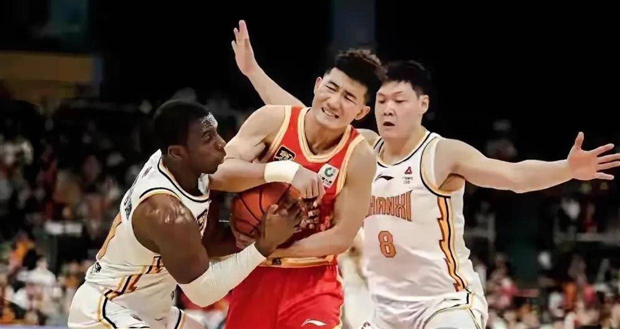 辽宁队完胜广东队，孙铭徽扛起全队